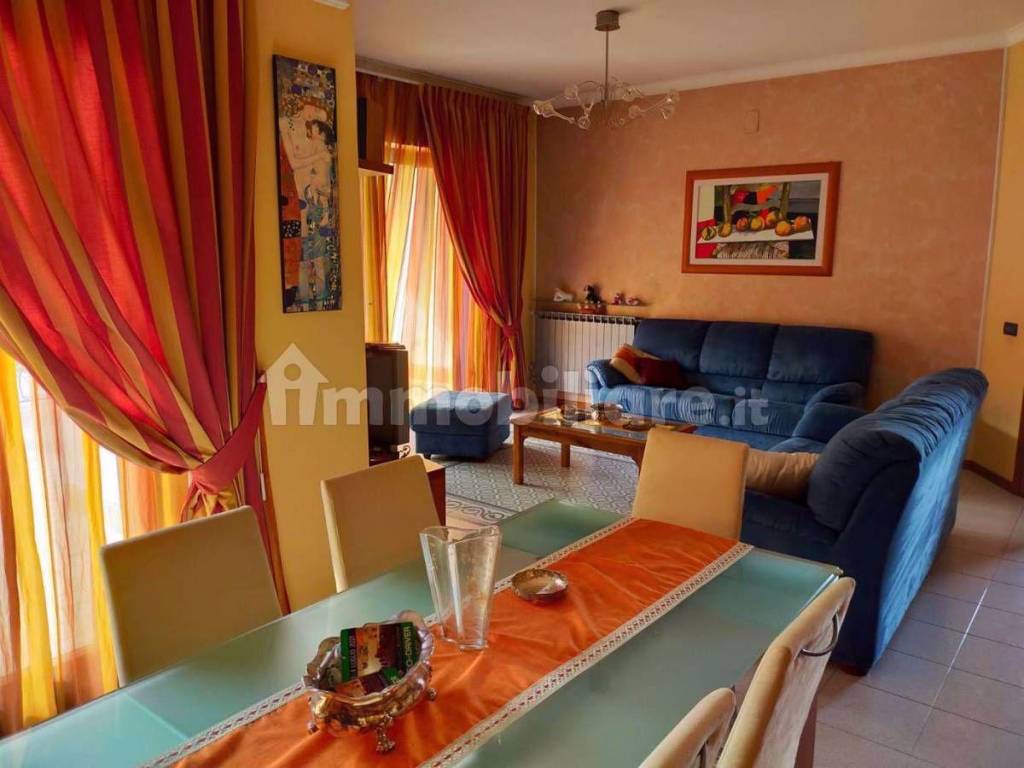 casa indipendente in vendita a Carsoli
