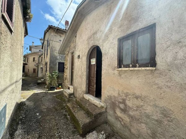 appartamento in vendita a Carsoli in zona Pietrasecca