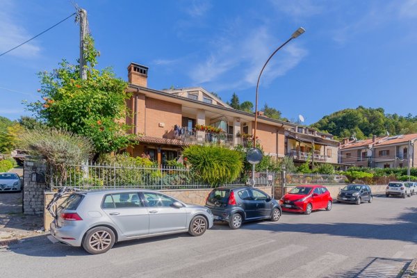 casa indipendente in vendita a Carsoli