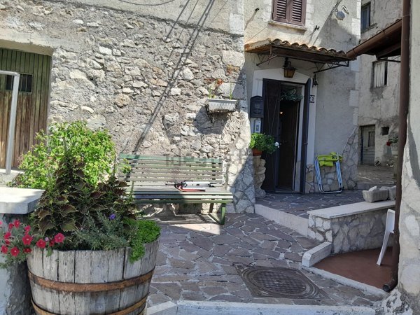 appartamento in vendita a Carsoli in zona Colli di Montebove