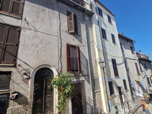 casa indipendente in vendita a Carsoli