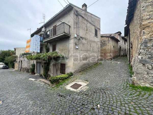 casa indipendente in vendita a Carsoli in zona Poggio Cinolfo