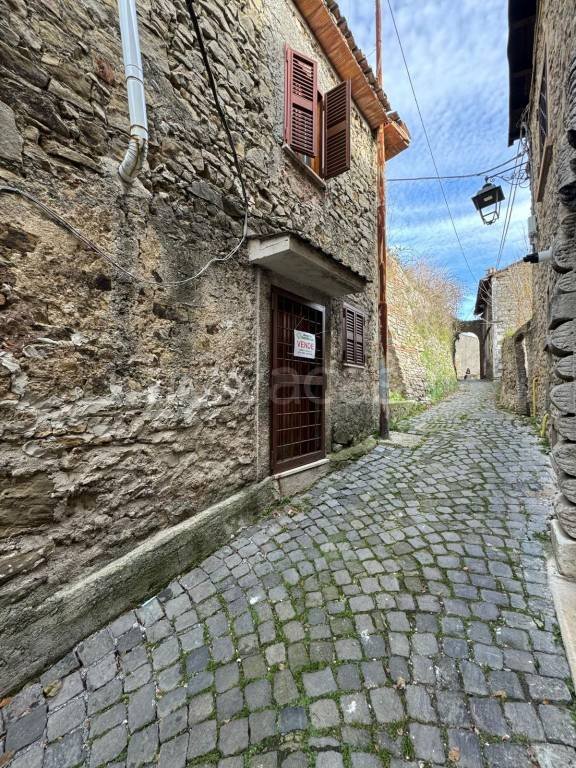 casa indipendente in vendita a Carsoli