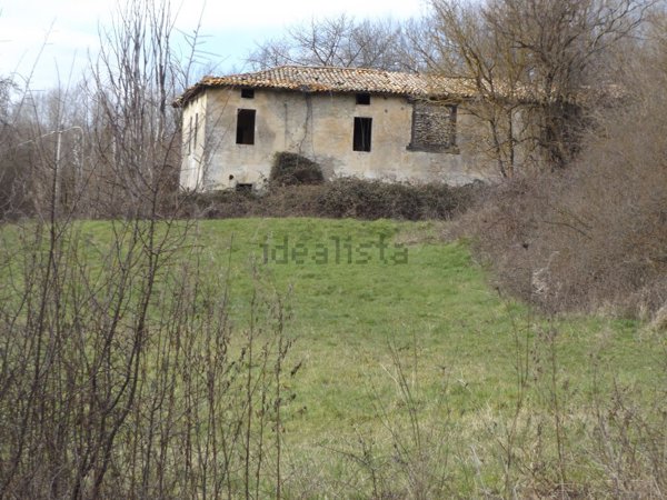 casa indipendente in vendita a Carsoli