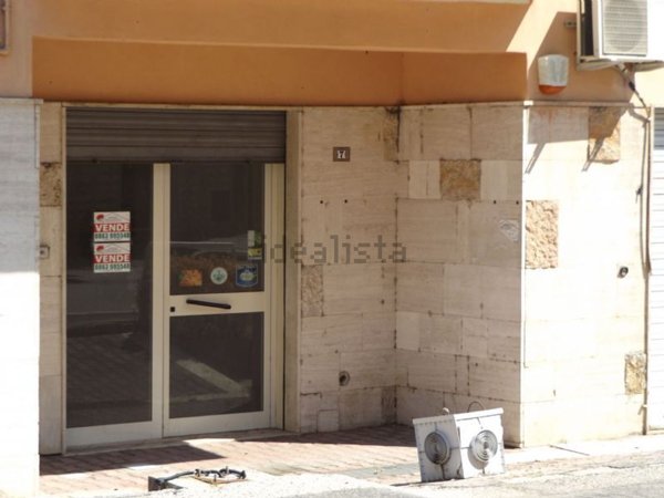 negozio in vendita a Carsoli