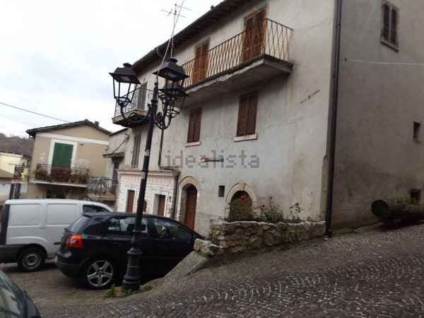 appartamento in vendita a Carsoli in zona Tufo Basso