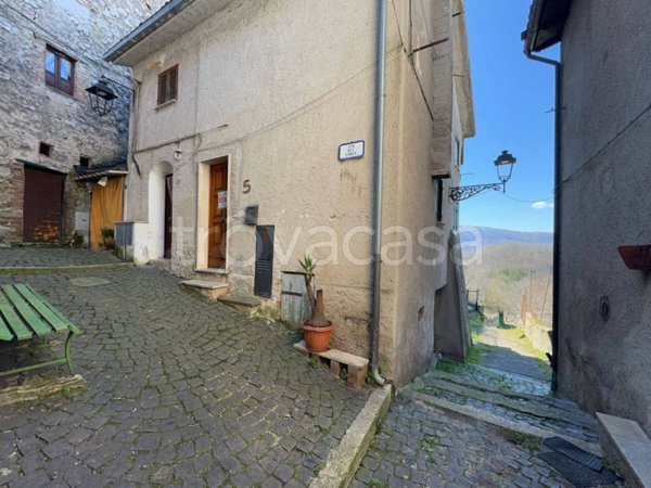 casa indipendente in vendita a Carsoli in zona Poggio Cinolfo