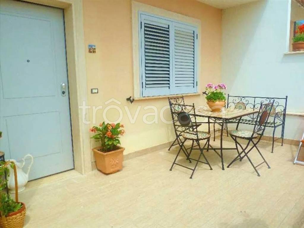 casa indipendente in vendita a Carsoli
