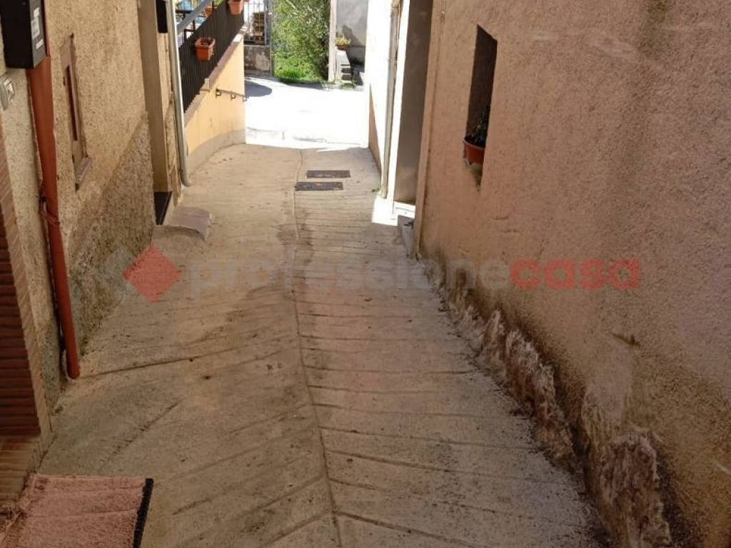 casa indipendente in vendita a Carsoli