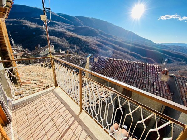 appartamento in vendita a Carsoli in zona Colli di Montebove
