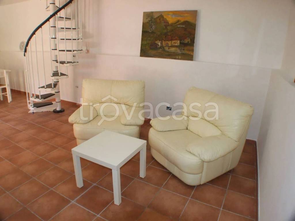 casa indipendente in vendita a Carsoli in zona Villa Romana