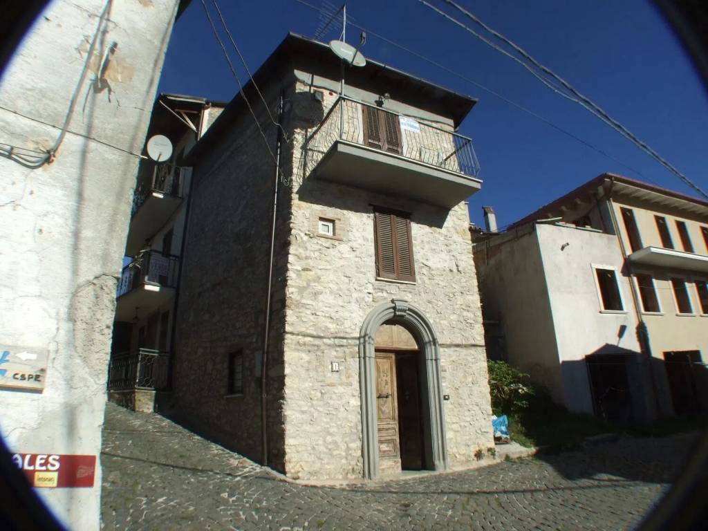 appartamento in vendita a Carsoli in zona Tufo Basso