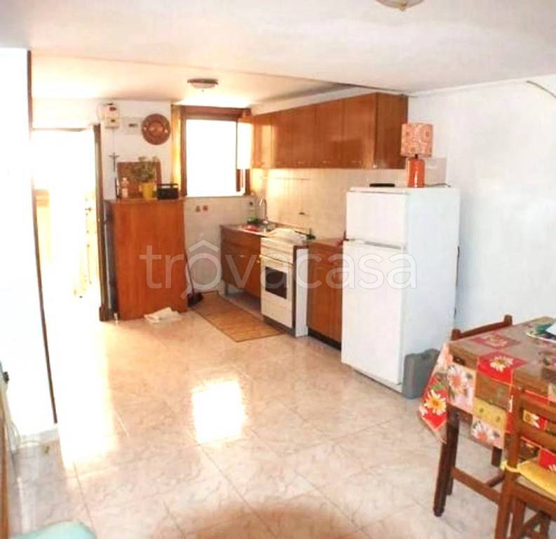 casa indipendente in vendita a Carsoli