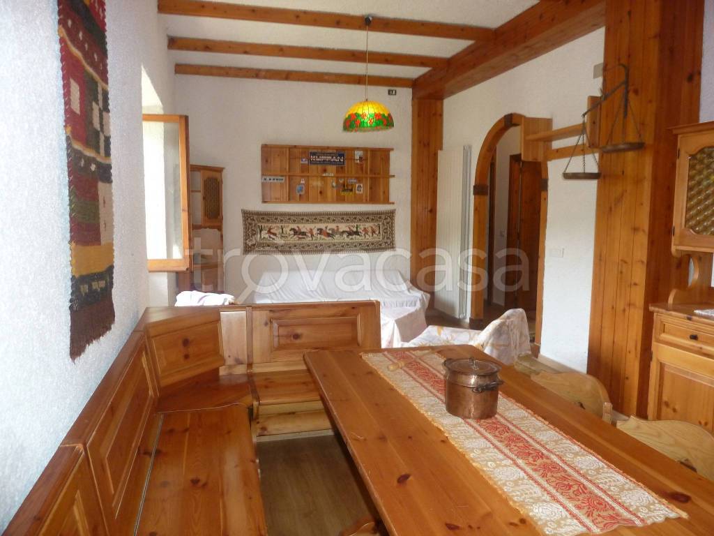 casa indipendente in vendita a Carsoli