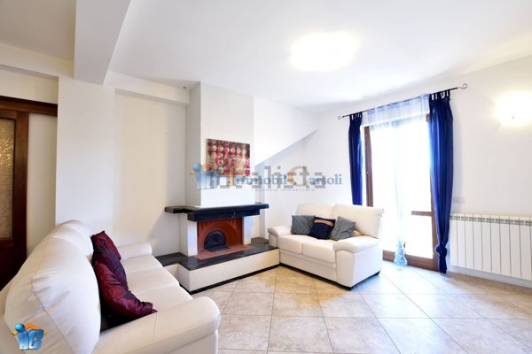 appartamento in vendita a Carsoli in zona Poggio Cinolfo