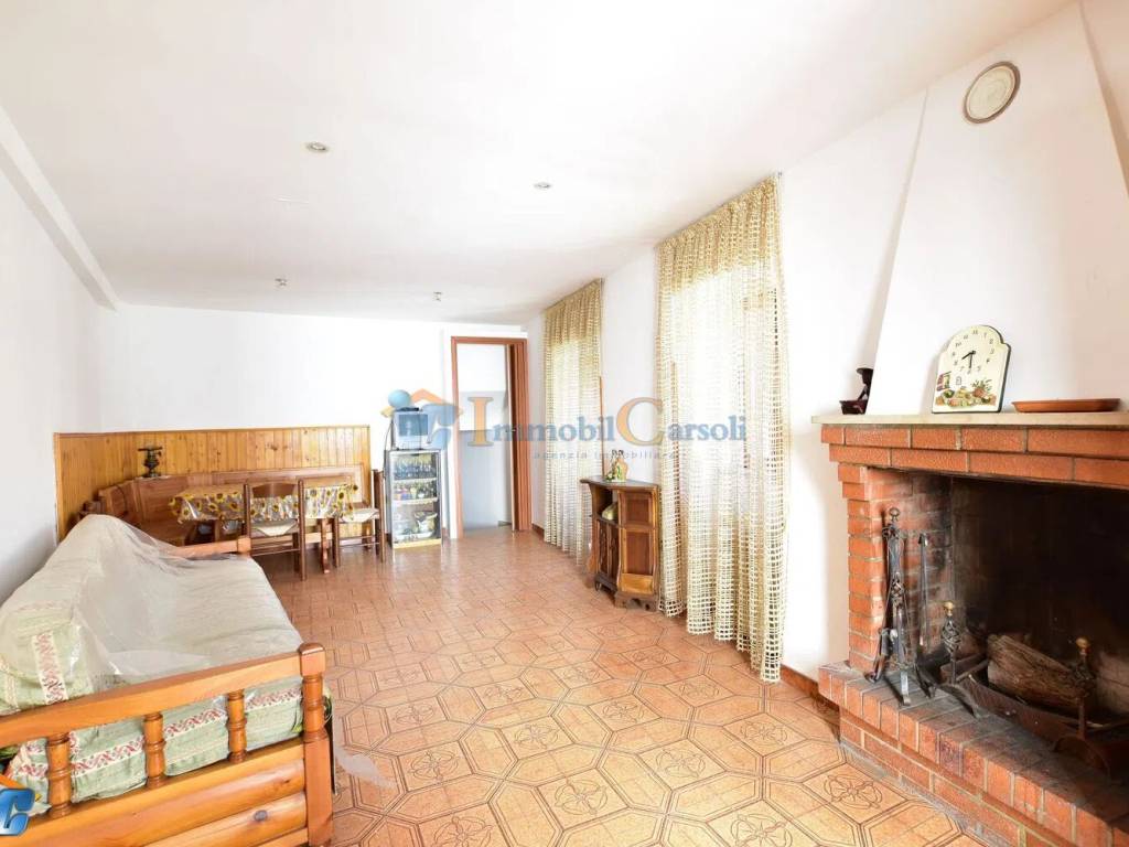 appartamento in vendita a Carsoli in zona Poggio Cinolfo