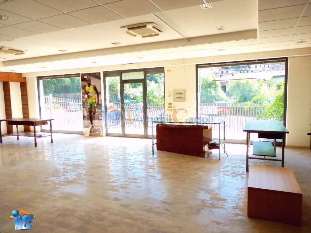 negozio in vendita a Carsoli