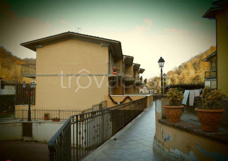 casa indipendente in vendita a Carsoli