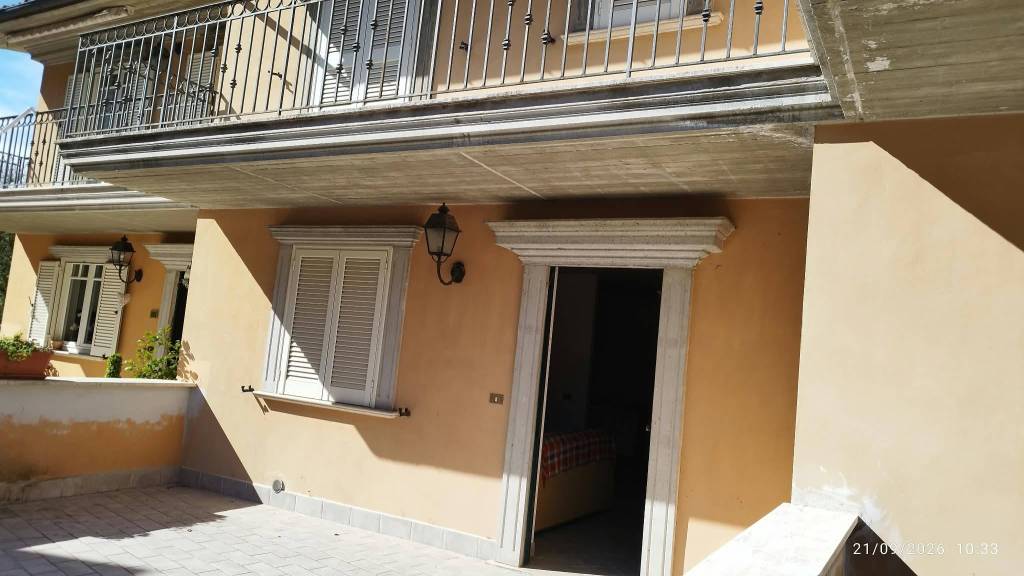 casa indipendente in vendita a Carsoli