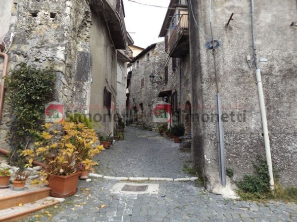 appartamento in vendita a Carsoli in zona Poggio Cinolfo