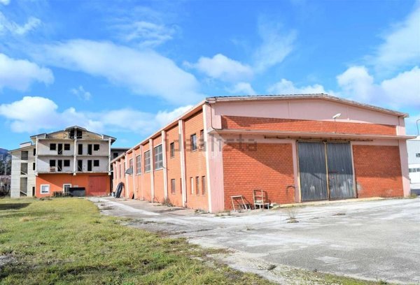 capannone in vendita a Carsoli