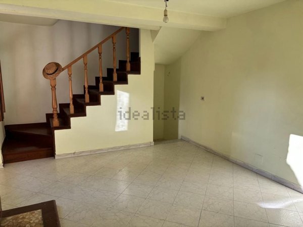 casa indipendente in vendita a Carsoli in zona Tufo Basso