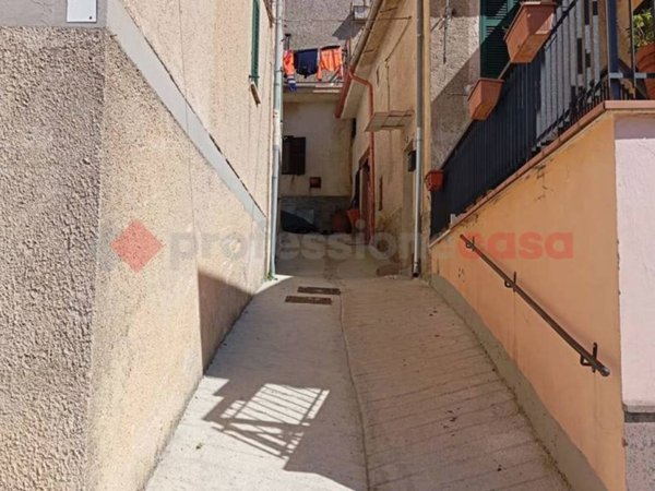 casa indipendente in vendita a Carsoli