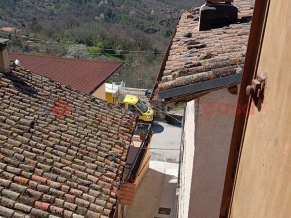 casa indipendente in vendita a Carsoli