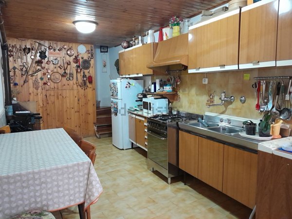 appartamento in vendita a Carsoli in zona Montesabinese