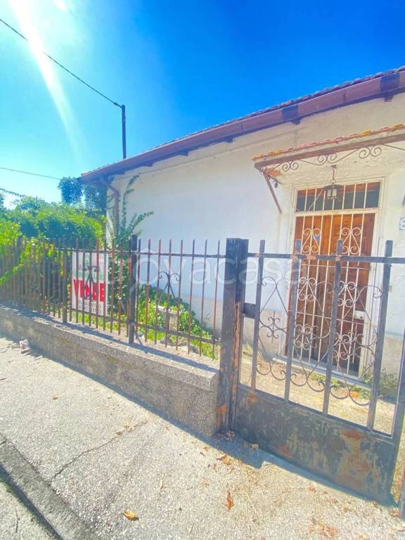 casa indipendente in vendita a Carsoli in zona Pietrasecca