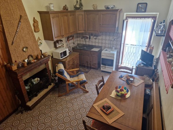 casa indipendente in vendita a Carsoli