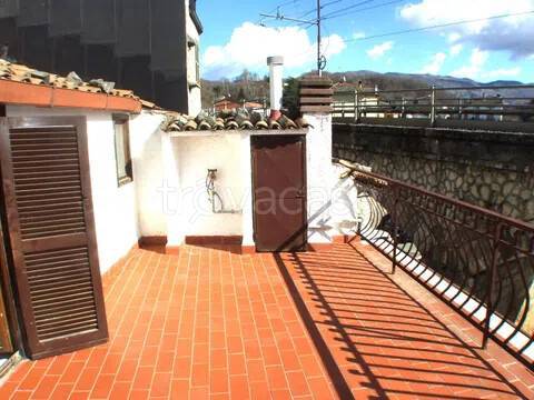 casa indipendente in vendita a Carsoli
