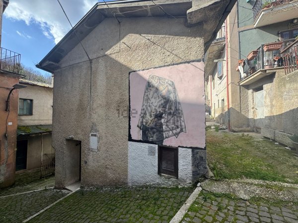 casa indipendente in vendita a Carsoli in zona Tufo Basso