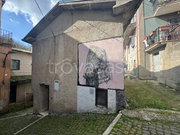casa indipendente in vendita a Carsoli in zona Tufo Basso