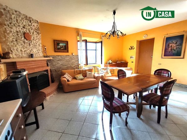 casa indipendente in vendita a Carsoli in zona Pietrasecca