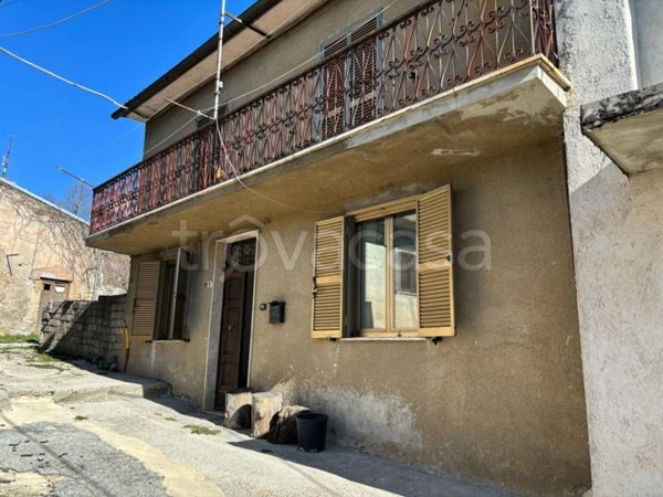 casa indipendente in vendita a Carsoli