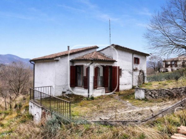 casa indipendente in vendita a Carsoli in zona Poggio Cinolfo