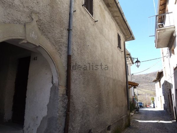 appartamento in vendita a Carsoli in zona Tufo Basso