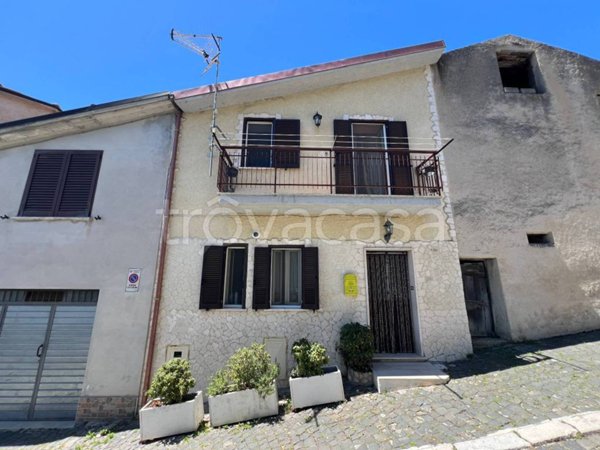 appartamento in vendita a Carsoli in zona Poggio Cinolfo