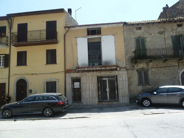 locale commerciale in vendita a Carsoli