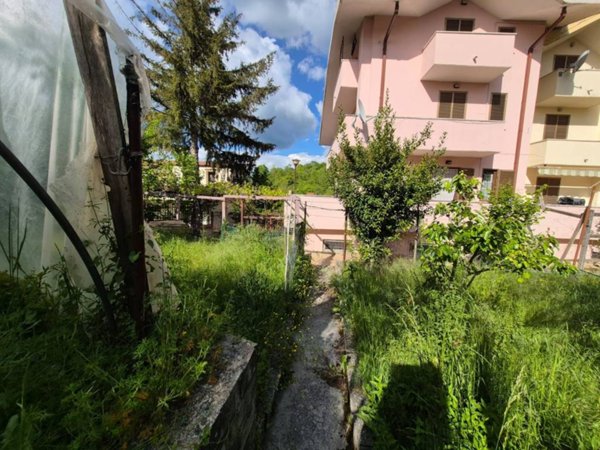 casa indipendente in vendita a Carsoli in zona Pietrasecca