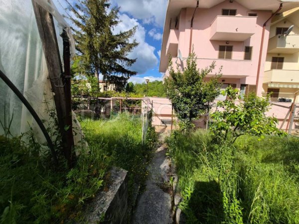 casa indipendente in vendita a Carsoli in zona Pietrasecca
