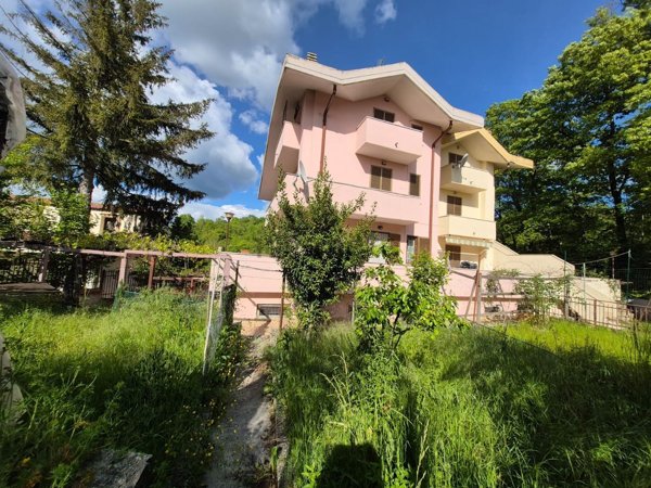 casa indipendente in vendita a Carsoli in zona Pietrasecca