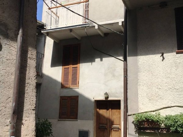 casa indipendente in vendita a Carsoli in zona Poggio Cinolfo