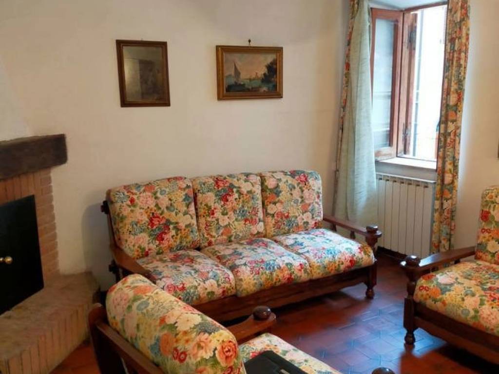 casa indipendente in vendita a Carsoli in zona Tufo Basso