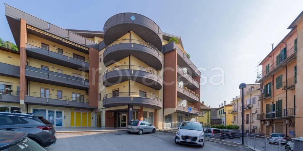 negozio in vendita a Carsoli