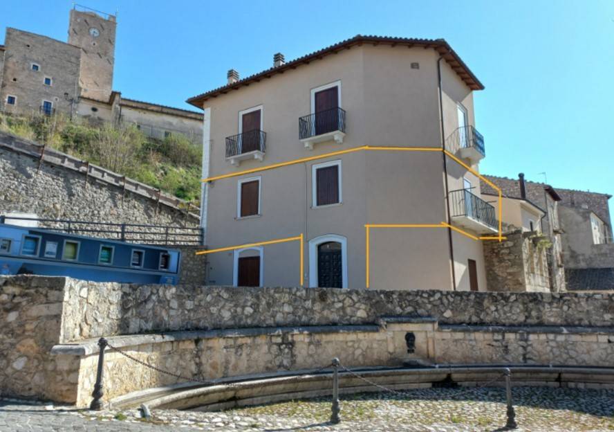 casa indipendente in vendita a Castel del Monte