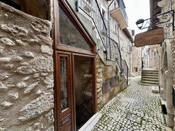 casa indipendente in vendita a Castel del Monte