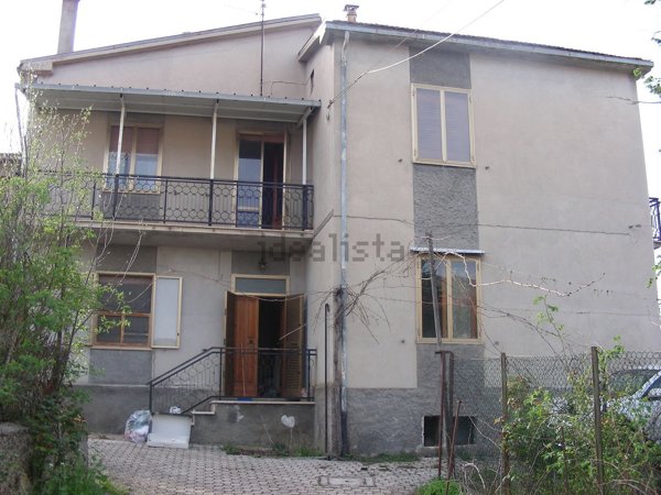 casa indipendente in vendita a Castel di Ieri