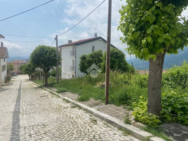 terreno edificabile in vendita a Castel di Sangro in zona Roccacinquemiglia